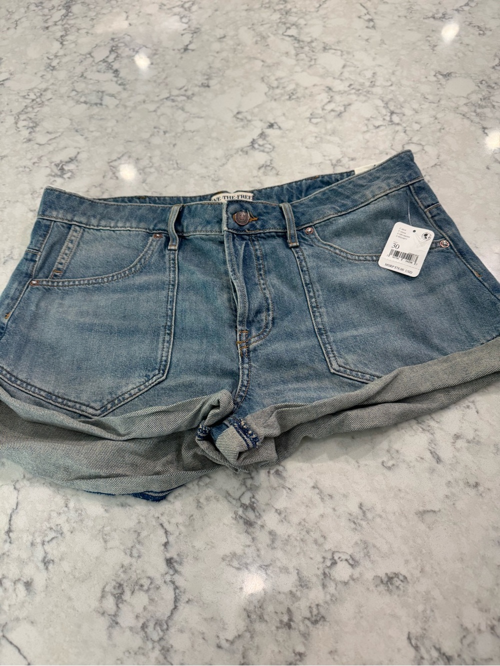 We The Free cuffed light wash denim short Size 30 NWT